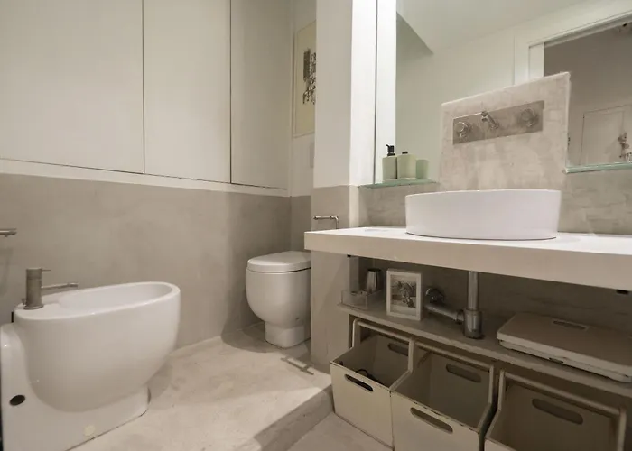 Elegant Design Retreat By Campo De Fiori Daire *