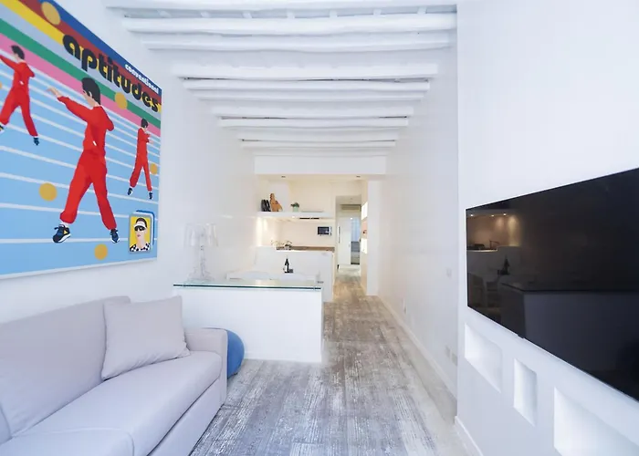 Elegant Design Retreat By Campo De Fiori Daire *